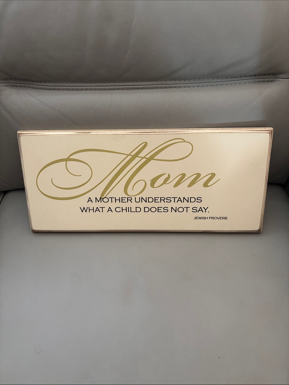 Source Unknown Cream and Gold "Mom" Plaque Home Accent